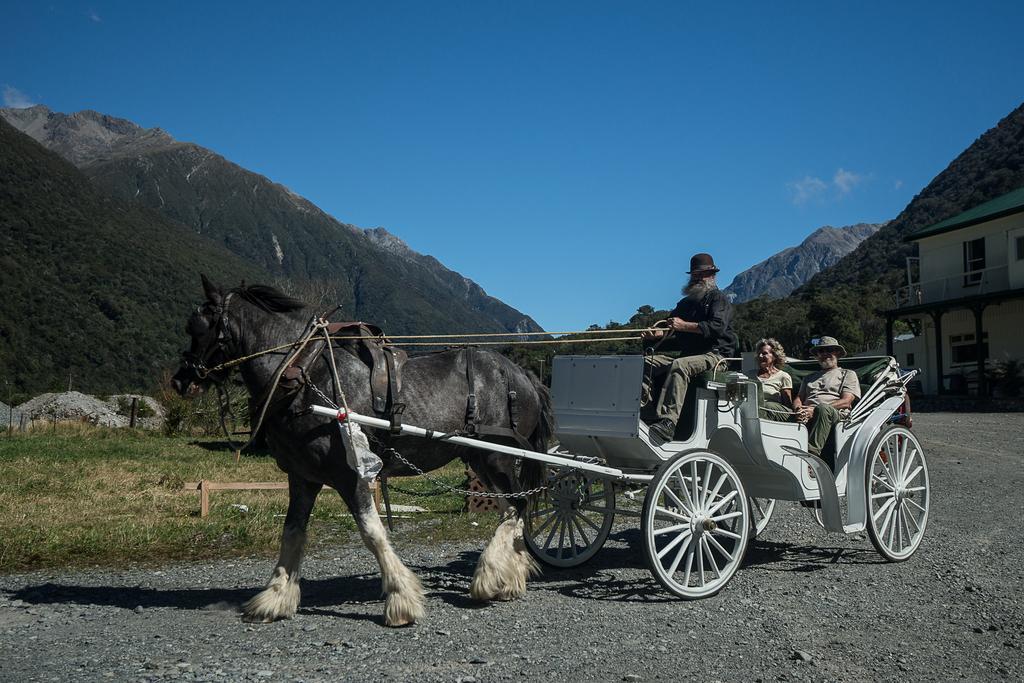 Otira Stagecoach Hotel エクステリア 写真