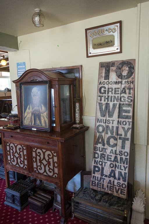Otira Stagecoach Hotel エクステリア 写真