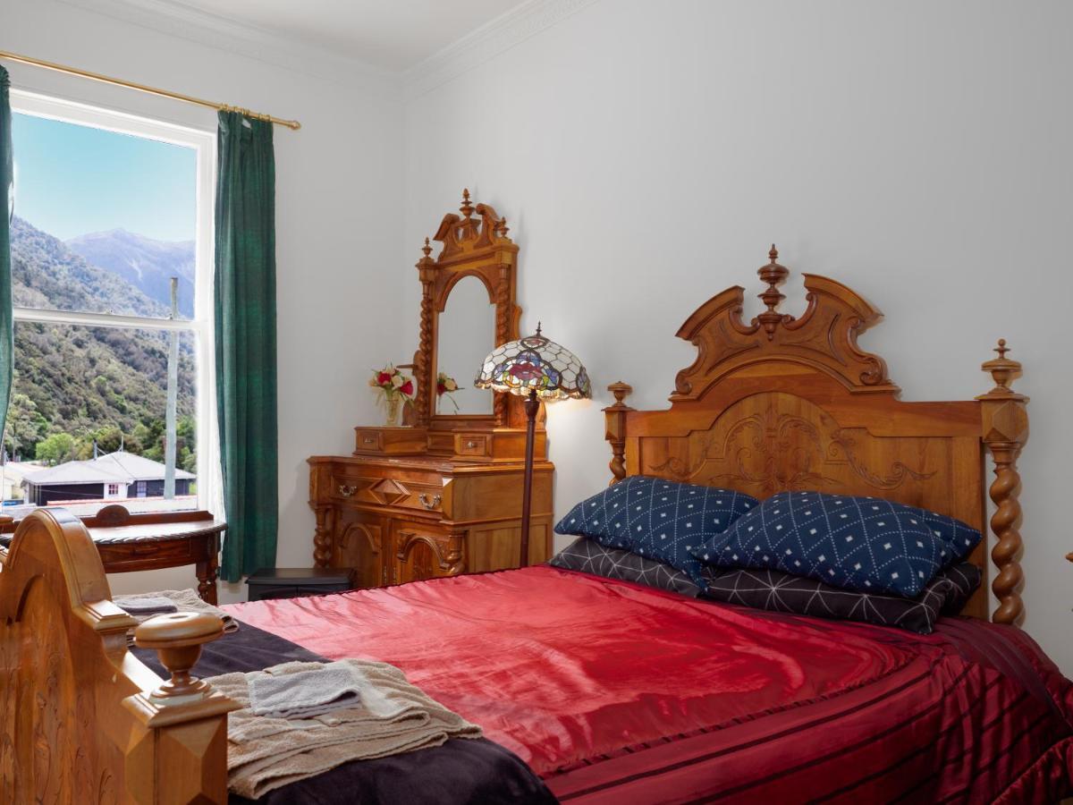Otira Stagecoach Hotel エクステリア 写真