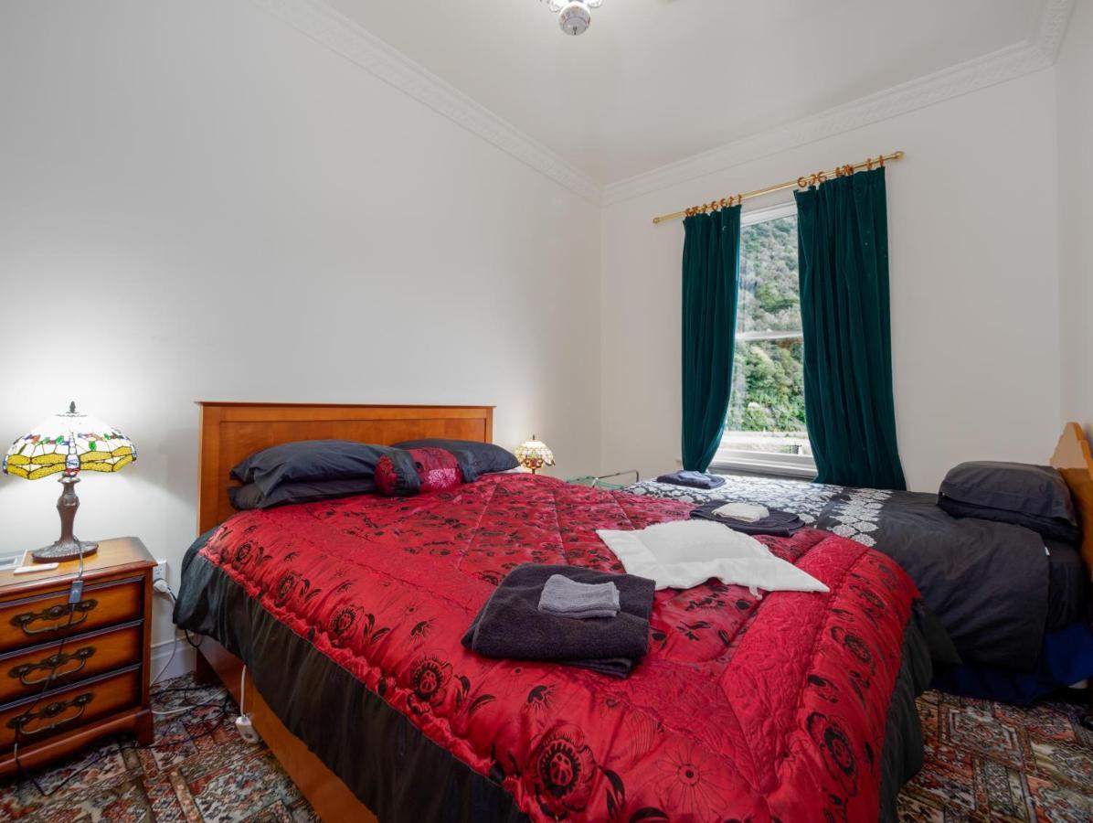 Otira Stagecoach Hotel エクステリア 写真