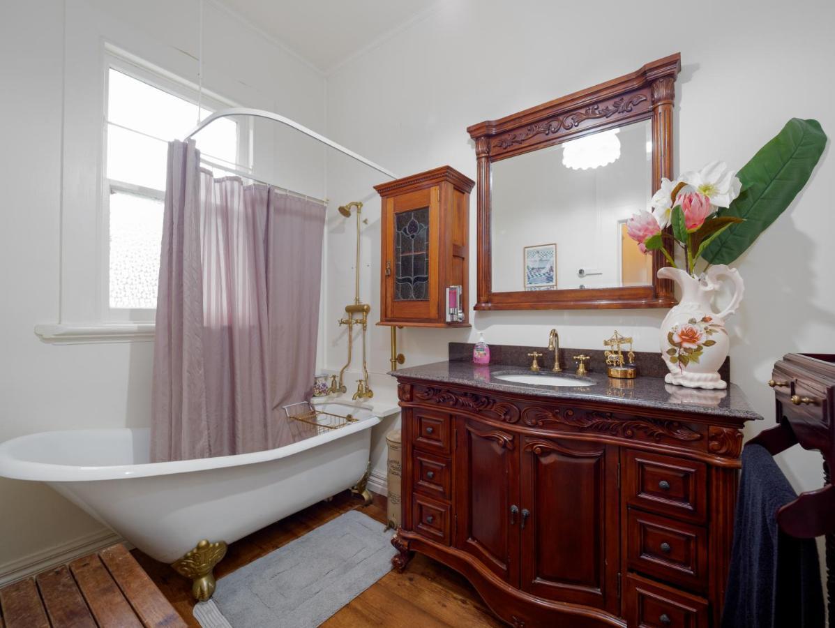Otira Stagecoach Hotel エクステリア 写真